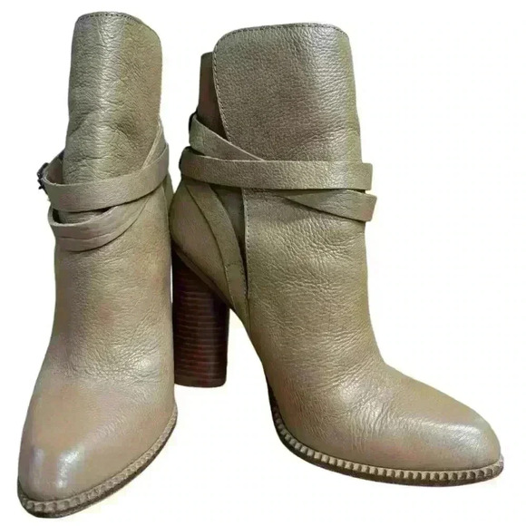 Cynthia Vincent Women's tan Leather Stacked Heel Hue Bootie Size 7 - Picture 3 of 10